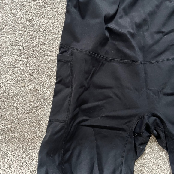 2 pairs of Maternity Black Shorts with Pocket - Picture 6 of 10